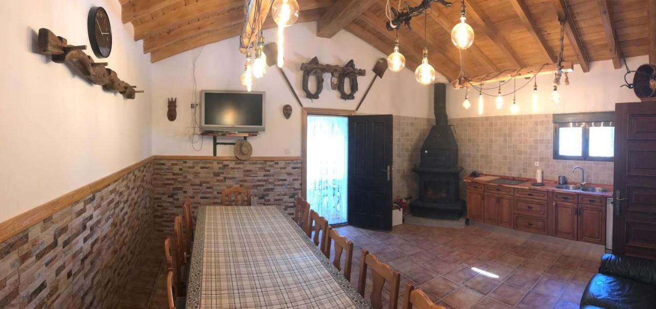 Casa De Pueblo Con Merendero Alquilable Opcionalmente Casarejos 外观 照片